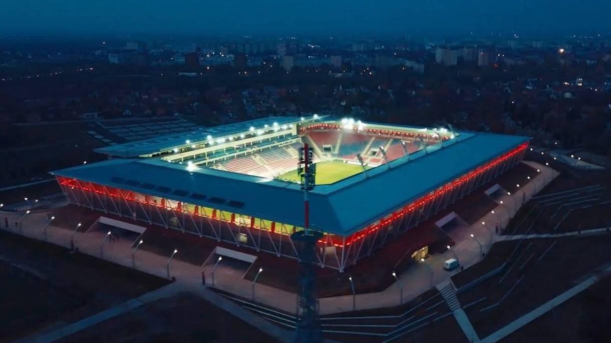 Este es el estadio MOL Aréna Sóstó, ubicado en la ciudad de Székesfehérvár, Hungría, donde Deiby Flores disputará sus partidos de local con su nuevo equipo.
