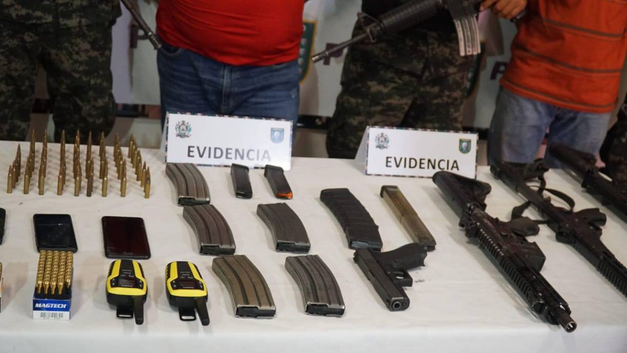 En el año 2013, Tony Castillo fue detenido por varias órdenes de captura por delitos de asesinato, robo de vehículo y portación ilegal de armas de fuego, en el 2021 recobró su libertad. Donde continuó cometiendo acciones delictivas en el sector. 