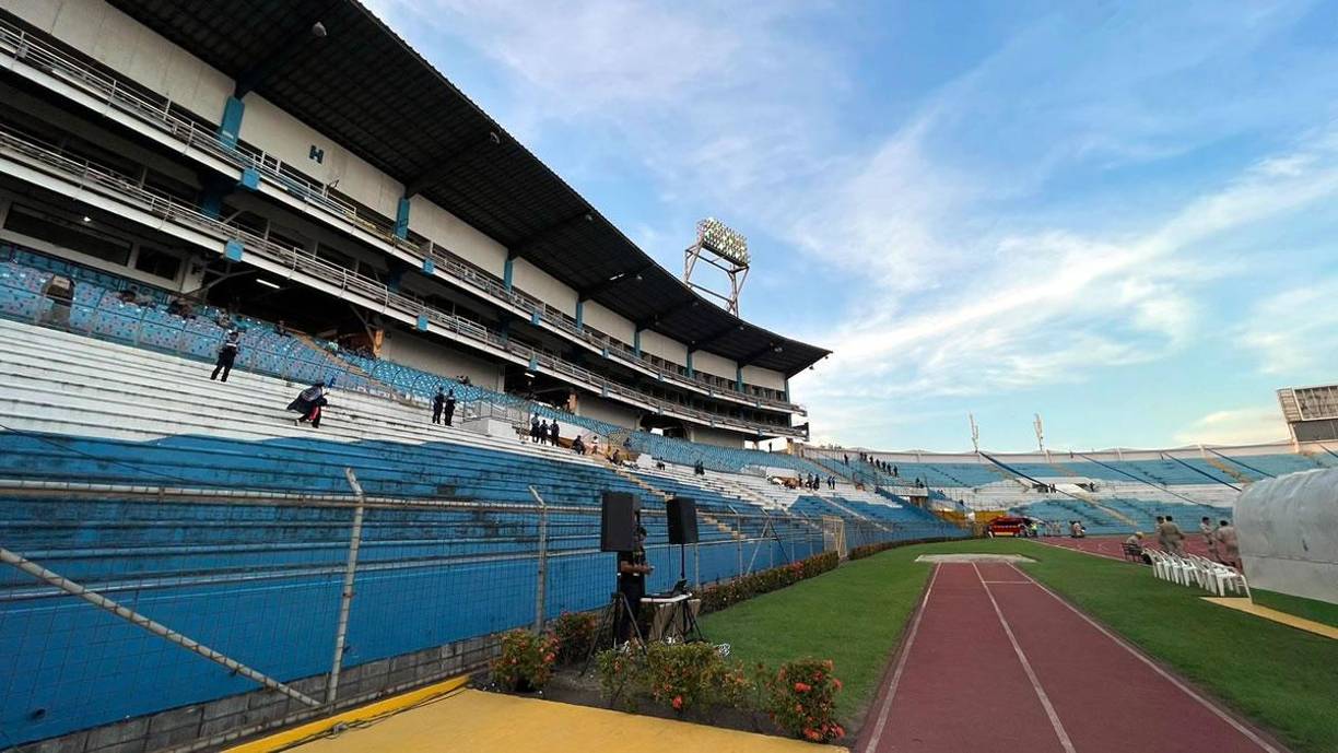 Vacío. Así lucía el estadio Olímpico Metropolitano a una hora para que iniciara el partido Motagua-Pachuca por la Concachampions.