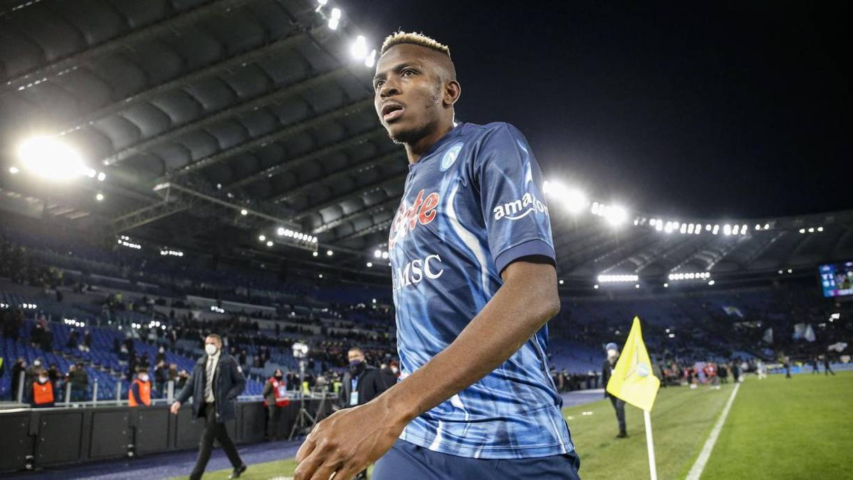 Según Fabrizio Romano, aunque el Chelsea lo ha intentado hasta el final, no pudo fichar a Osimhen: ”No hay acuerdo entre Victor Osimhen y Chelsea, incluso después de la nueva propuesta presentada hace dos horas”