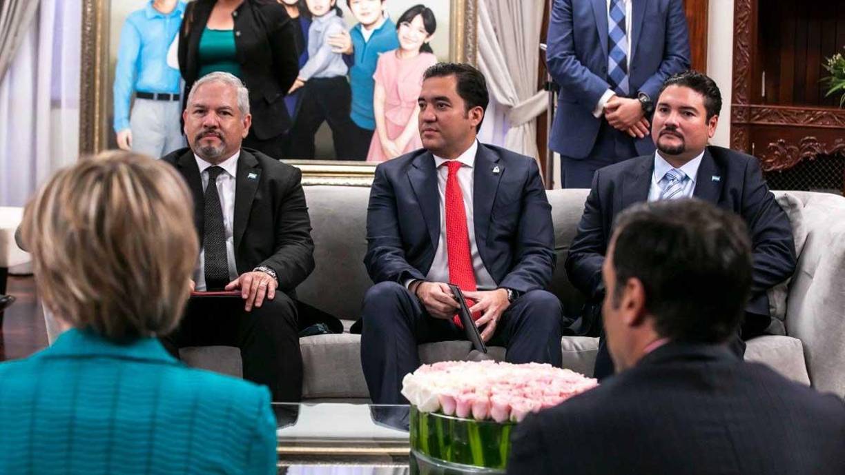 Agregó que la mandataria abordó temas “muy puntuales”, como la situación actual de Honduras y lo que se está haciendo para combatir las raíces principales de la migración.