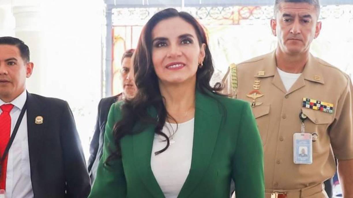 “Pretende hacerse con el poder de Gobierno, ser la presidente del Ecuador y, además, inhabilitarlo para poder ser candidato a la Presidencia”, dijo la ministra del Interior, Mónica Palencia.