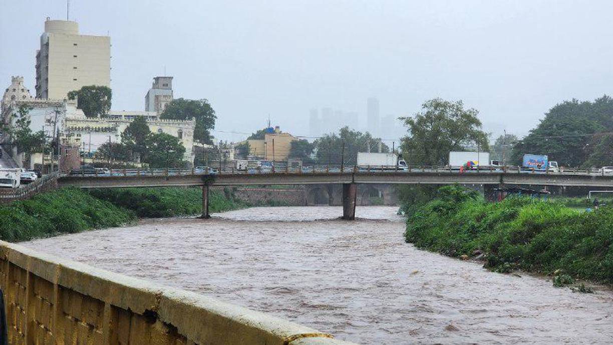 El pronóstico refleja que este año se podrán formar un total de entre 17 y 25 tormentas, es decir, con vientos sostenidos por encima de los 62 kilómetros por hora. EFE