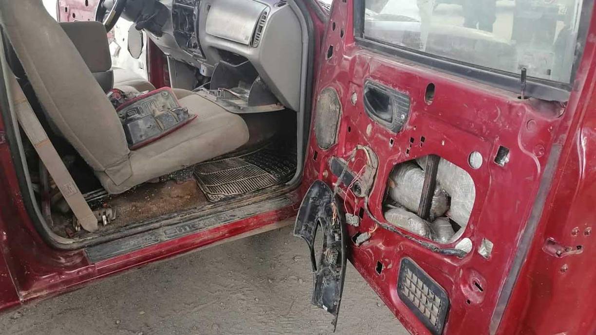 También les decomisaron seis celulares.