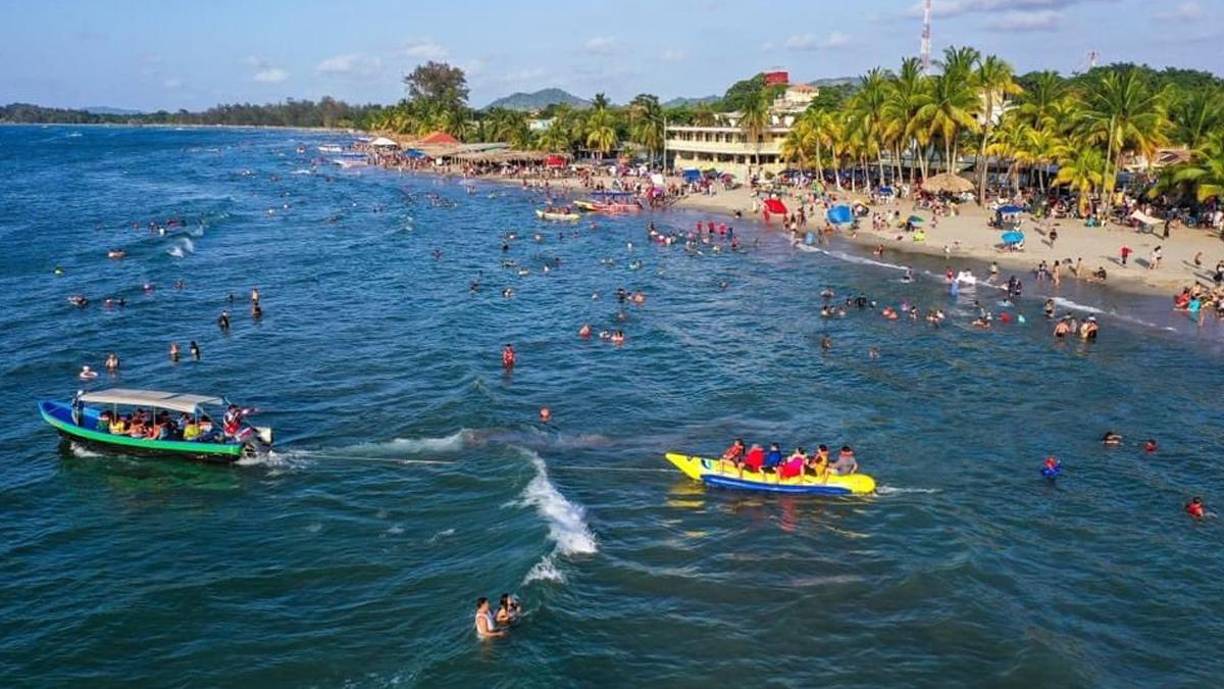 A Tela sigue siendo uno de los destinos favoritos de los hondureños y extranjeros.