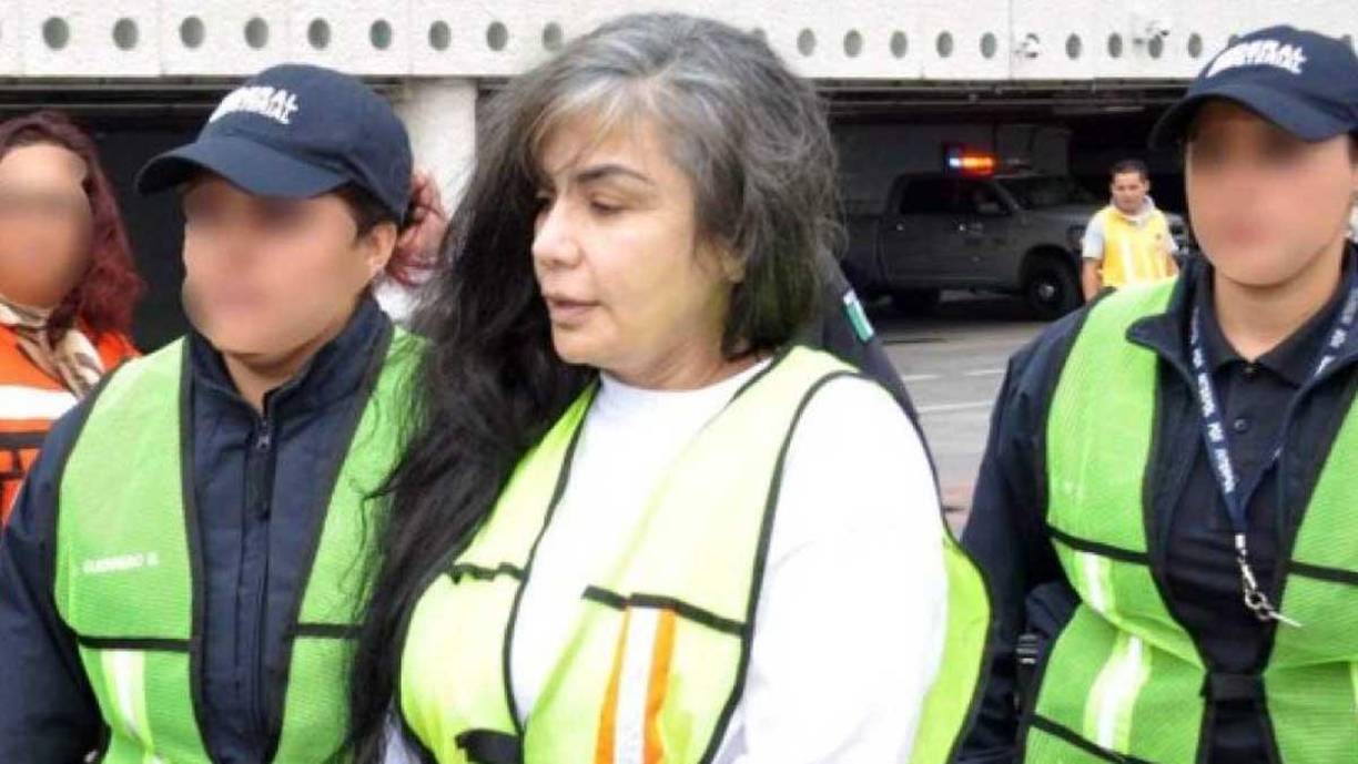 A finales de 2010 un juez mexicano la absolvió de los delitos de delincuencia organizada y blanqueo de dinero, pero la retuvo para ser extraditada a Estados Unidos, lo que sucedió en agosto de 2012.