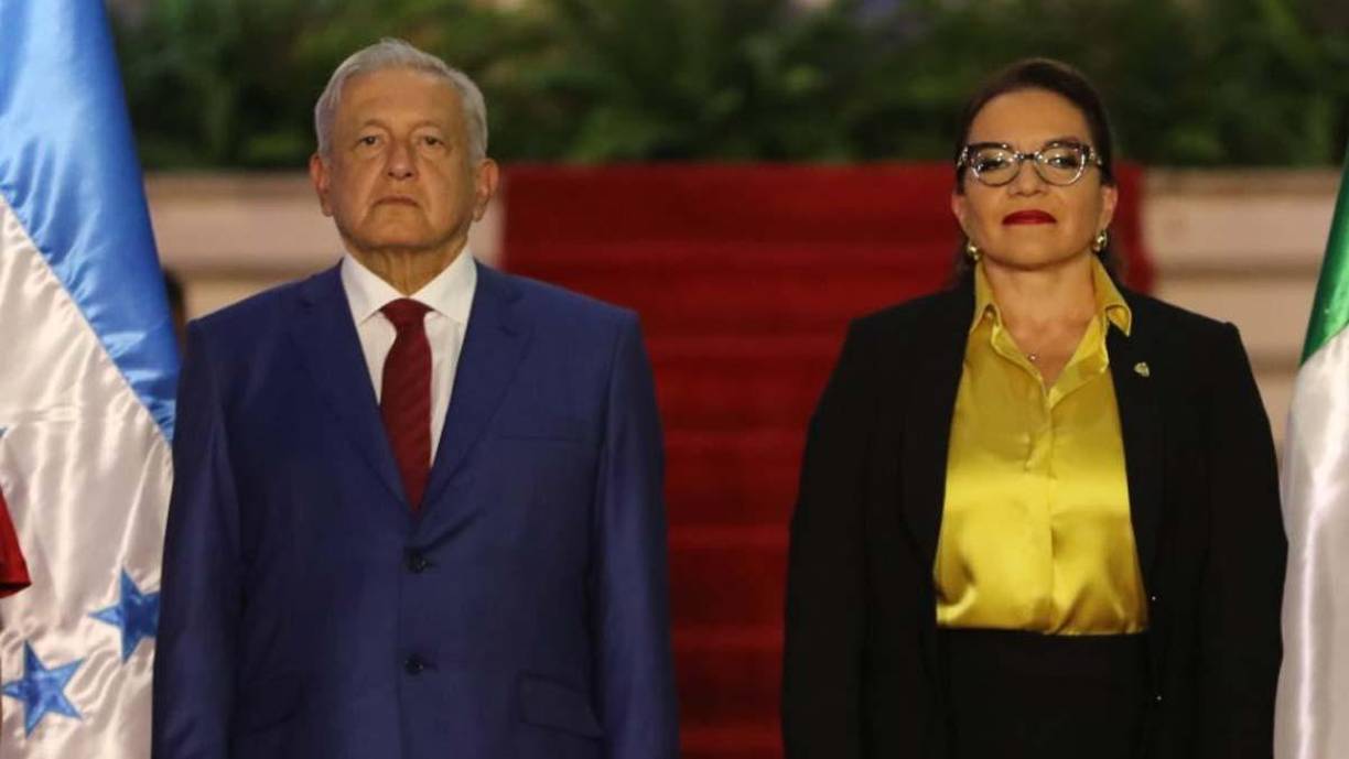 El presidente de México, Andrés Manuel López Obrador, llegó este viernes a Honduras, donde se reunirá con su homóloga del país, Xiomara Castro, como parte de una gira oficial por Centroamérica y Cuba para expresar “la solidaridad con pueblos hermanos”.