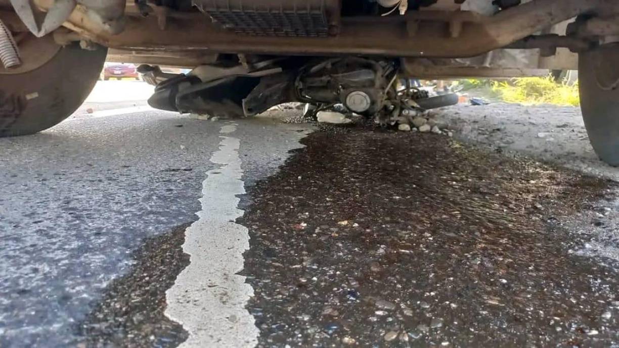 Hasta este domingo, se desconoce aún los nombres de los tres integrantes de esta familia que murieron en el accidente. 