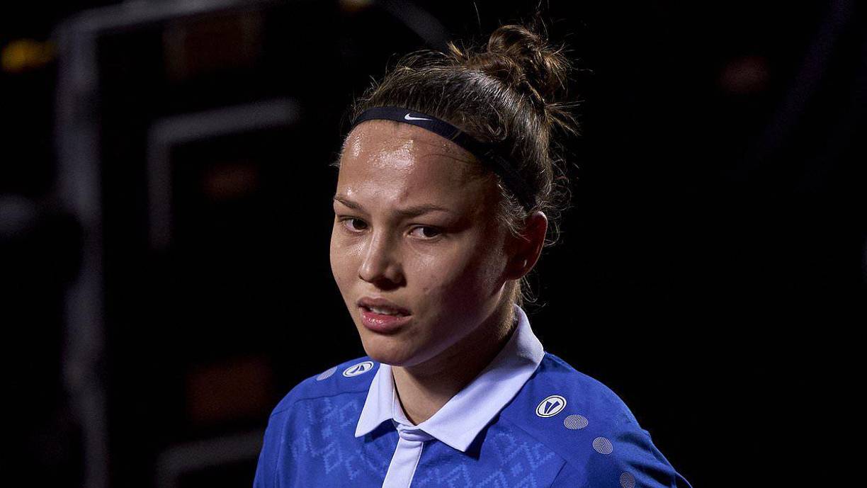 Mițul había estado jugando para Einherjer en Islandia desde la primavera y anteriormente había jugado en clubes de España e Italia.