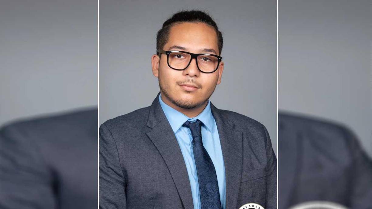 José Raul Arita Escalante es un físico matemático estadounidense catracho hijo de dos médicos hondureños