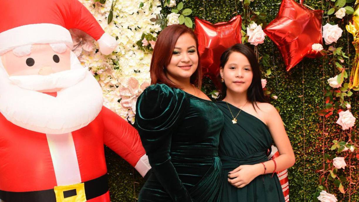 Los invitados disfrutando de la noche.