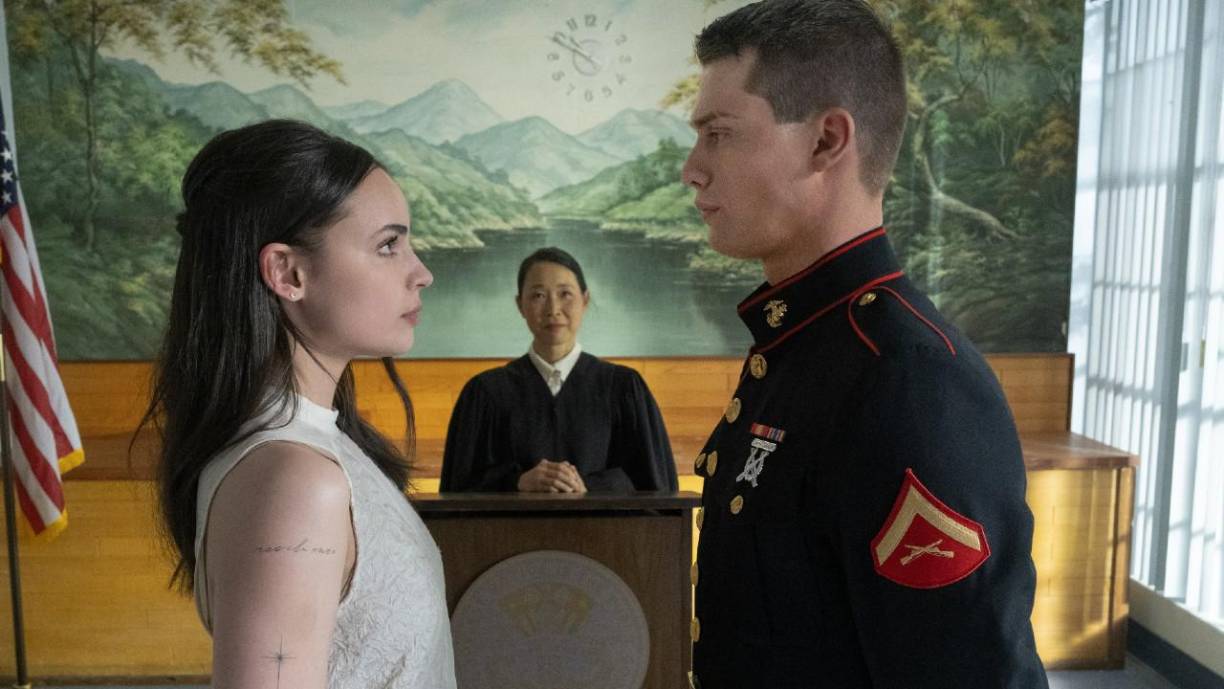 La historia gira entorno al proceso de enamoramiento entre Cassie (Sofia Carson) y Luke (Nicholas Galitzine). Ella es una talentosa cantante y compositora que trabaja en un bar y que sufre de diabetes tipo 1. Luke es un Marine del ejército norteamericano, recién rehabilitado de su pasado con las drogas y mala conducta.