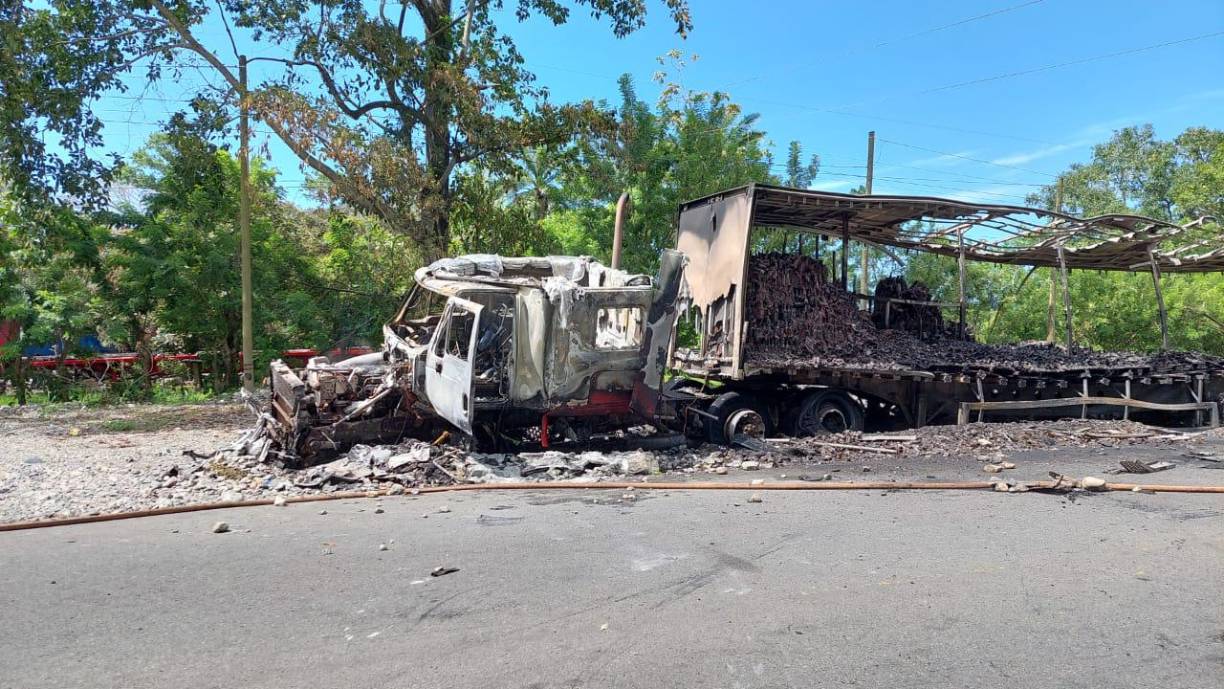 El accidente generó en ambas vías largas filas de vehículos que iban de El Porvenir a La Ceiba.