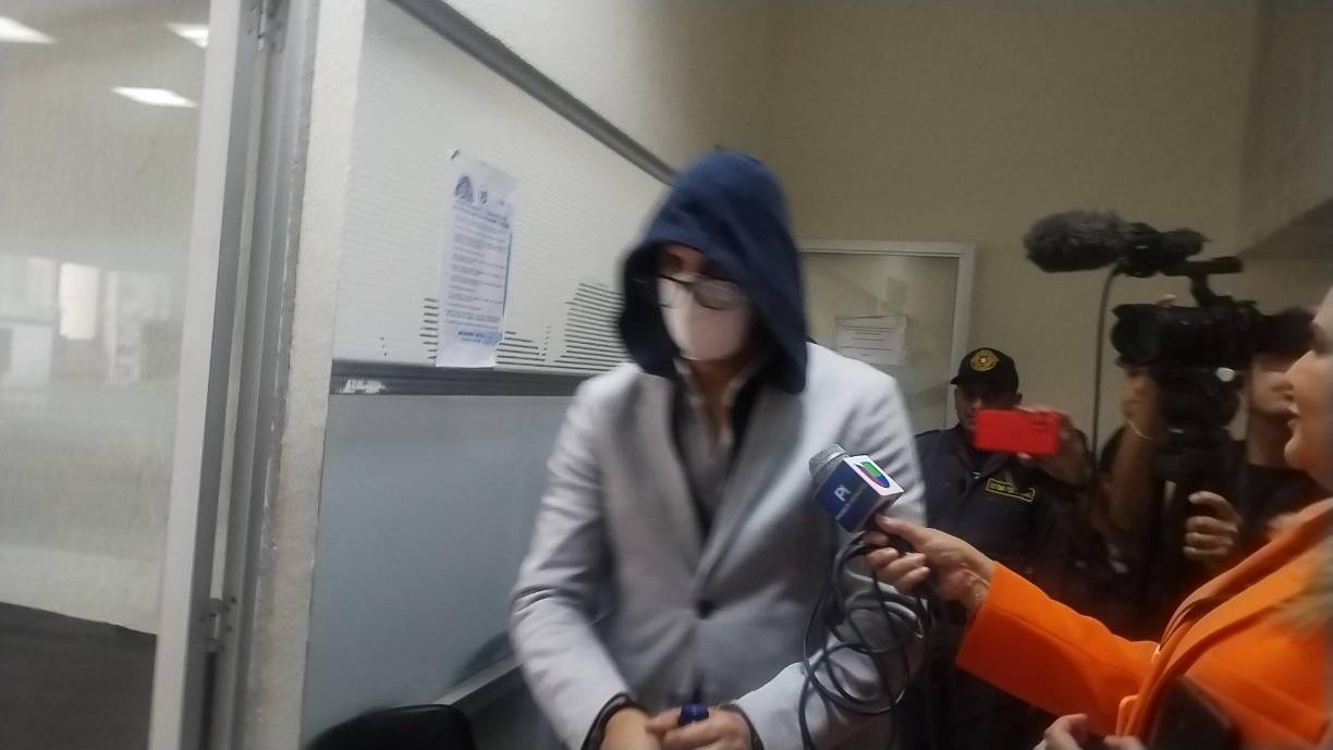 Según el MP, el recorrido del vehículo fue seguido por el propio médico en su carro particular. Posteriormente, Malouf recogió a la supuesta “Floridalma” en un punto acordado y luego se encontró con Susana Rojas (enfermera), quien caminó para reunirse con él. Luego, ambas personas ingresaron nuevamente al hospital, la primera disfrazada como enfermera.