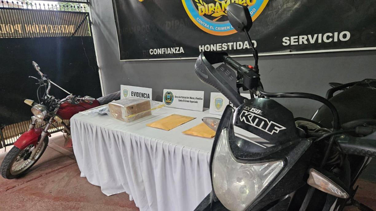 Los detenidos son acusados de exigir más de 4 millones de lempiras a comerciantes locales.