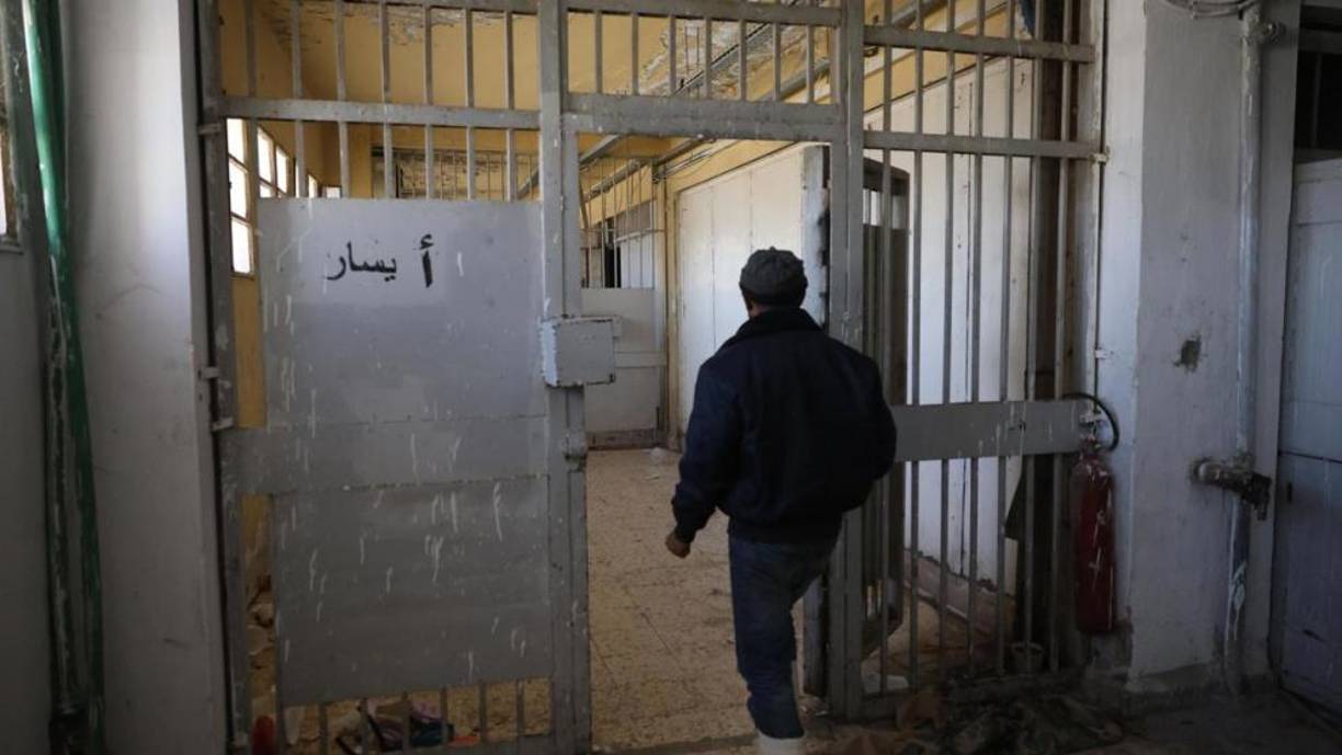 En un comunicado enviado esta madrugada, el grupo indicó que había llevado a cabo una “búsqueda exhaustiva en todas las secciones, instalaciones, sótanos, patios y áreas circundantes de la prisión” con la ayuda de “personas familiarizadas” con el recinto.