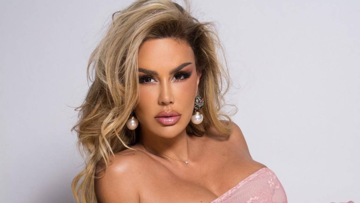 En su vida personal se destaca su hija Sofía, que tuvo con el actor Ari Telch, mientras que en el 2007 se casó con el empresario Juan Zepeda en Acapulco, pero se divorció en septiembre del 2013.