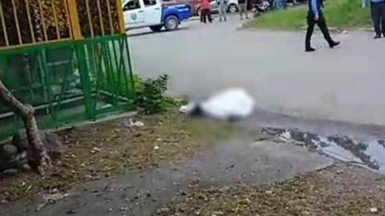  Los vecinos se mostraron sorprendido por la mortal escena pues aseguran que es una zona tranquila.
