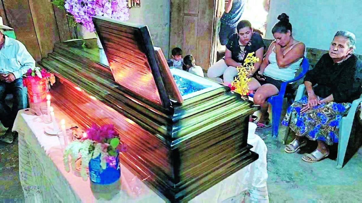 La supuesta causante de la tragedia fue identificada como Silvia Isabel Rivas Gonzales (de 30), quien será presentada ante las autoridades judiciales de La Entrada, en Nueva Arcadia, Copán, para determinar su responsabilidad en la muerte de los menores.