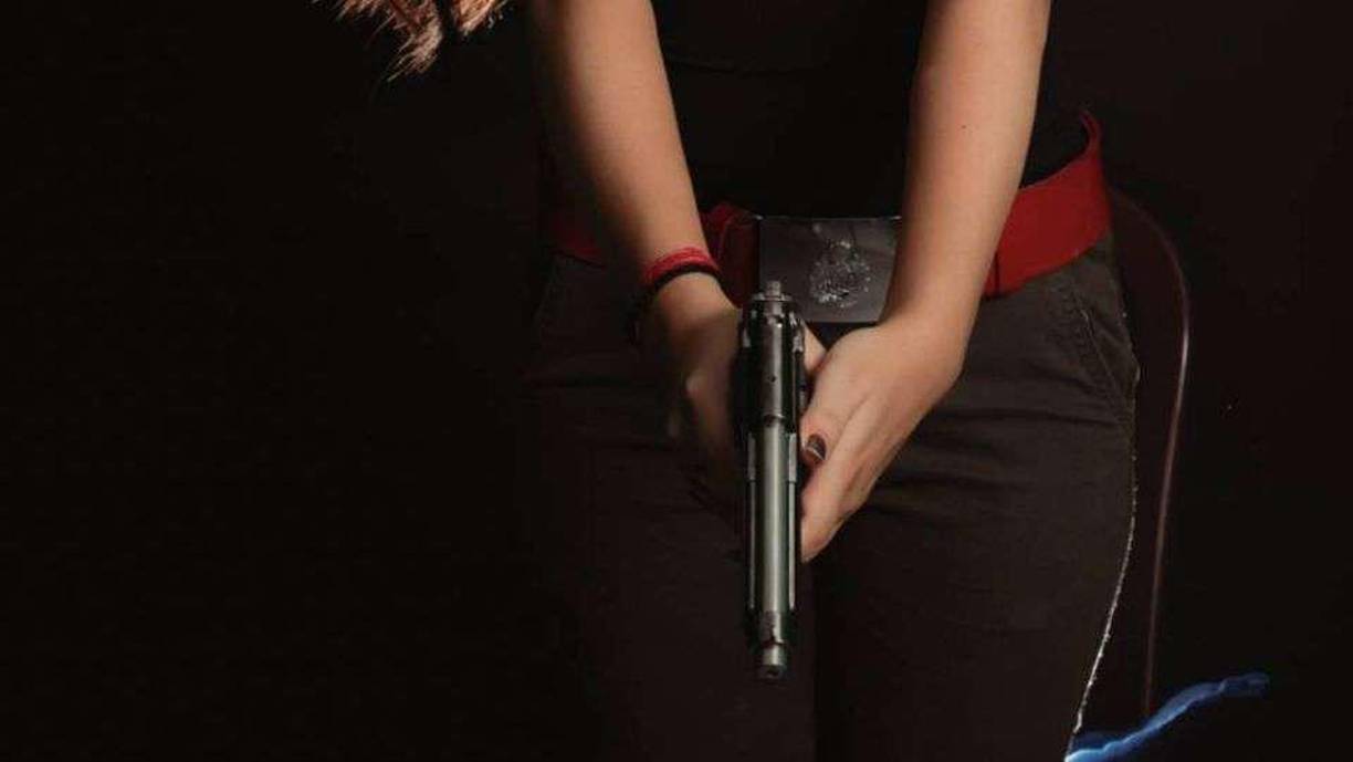 En el momento de su captura, se les encontró en posesión de múltiples cartuchos y armas de fuego sin licencia de uso exclusivo del Ejército Mexicano. Además, llevaban consigo paquetes de clorhidrato de metanfetamina y clorhidrato de cocaína, listos para su distribución en el mercado ilegal. 