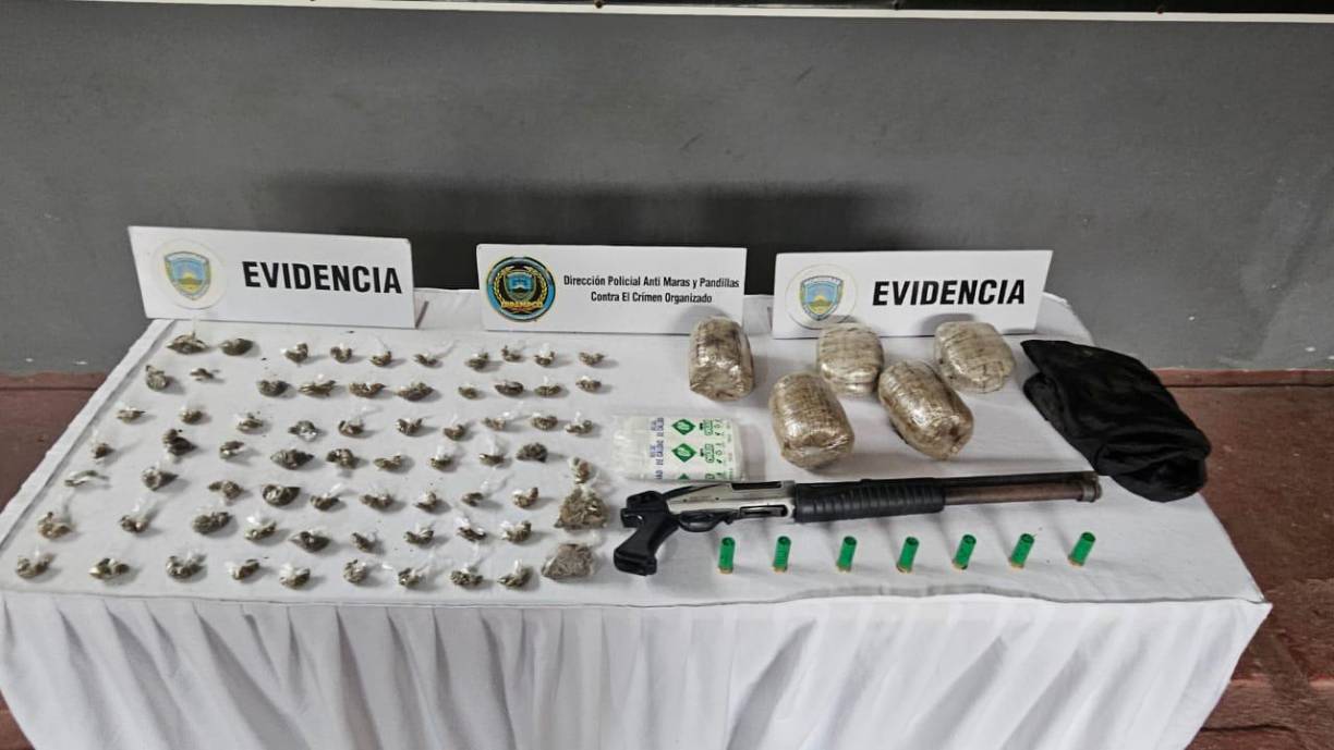 En las evidencias mostradas por los agentes policiales registran ocho cartuchos calibre 12mm.