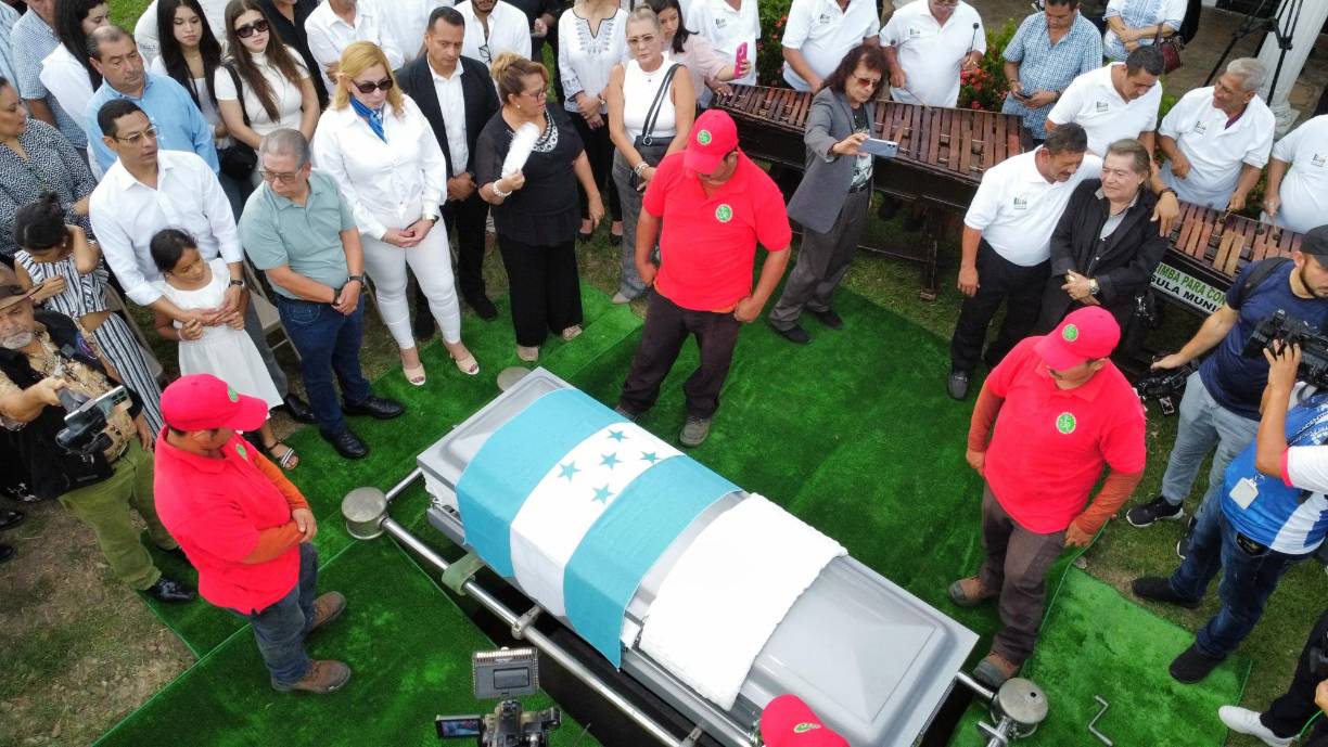 Momentos antes del últimos adiós a Moisés Canelo. 