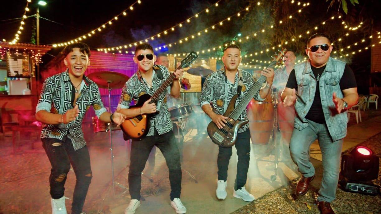 <b>GRUPO SANTA FE</b>El Rancho Quebrada Seca en El Progreso Yoro recibe este miércoles al grupo musical que el jueves cantará para todos en Empi Park en Santa Cruz de Yojoa. El viernes estarán en Splash Water Park en Azacualpa, Santa Bárbara. Sábado y domingo estarán en Balneario El Molino de Jesús de Otoro y Balneario La Vista en la recta de Yojoa, respectivamente.