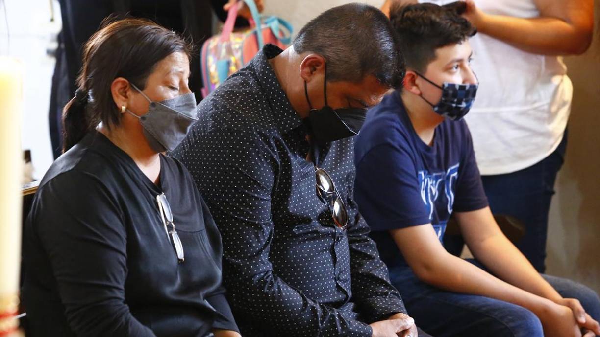 Fueron muchos días y la Fiscalía no hizo su trabajo correctamente, me equivoqué porque confié en la Fiscalía, vinieron aquí cuatro, cinco o seis veces, ni sé cuántas”, esas fueron las palabras de un lastimado Mario Escobar, papá de Debanhi.