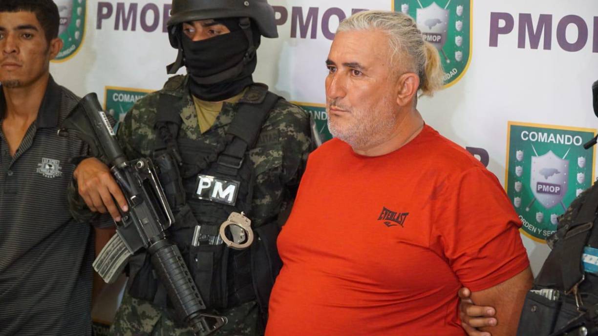 Los detenidos son el comerciante Miguel Antonio Castillo Torres, originario de la Aldea Corralito Santa Rosa de Copán, residente en la Aldea Trincheras, Santa Rosa de Copán. 