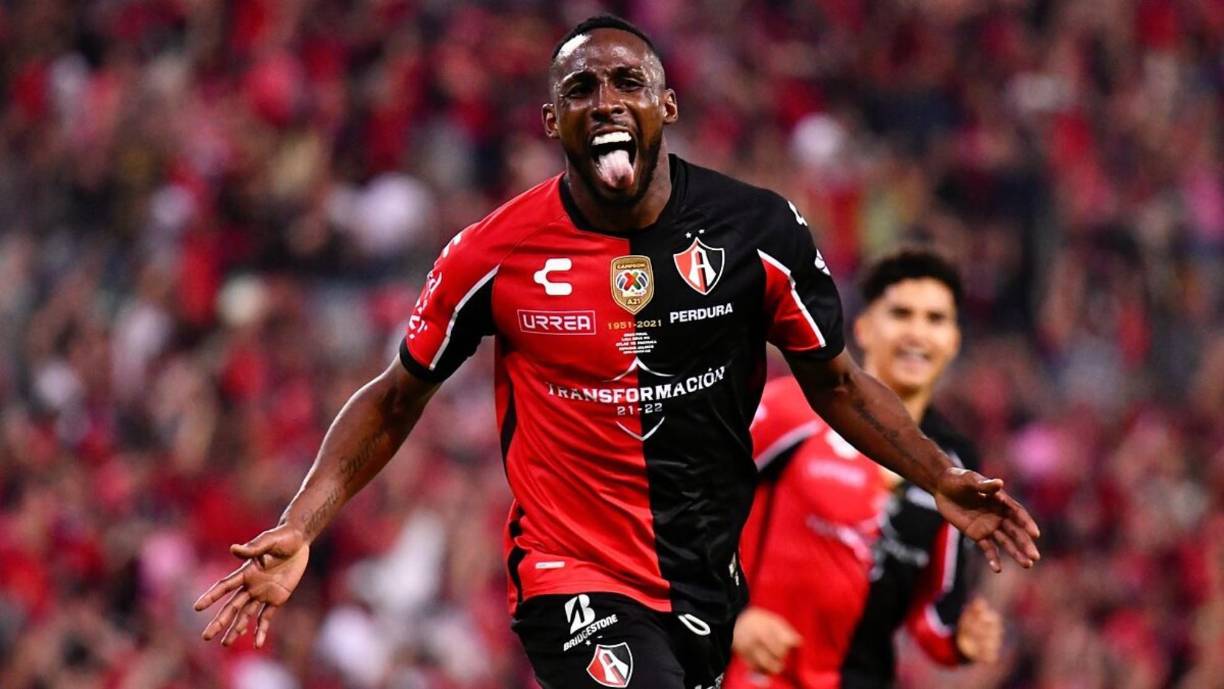 Julián Quiñones - El futbolista colombiano es el más caro del Atlas; su ficha tiene un valor es de 6 millones de euros y vale más que toda la plantilla de Olimpia, la cual tiene un valor de 4.7 millones de euros.