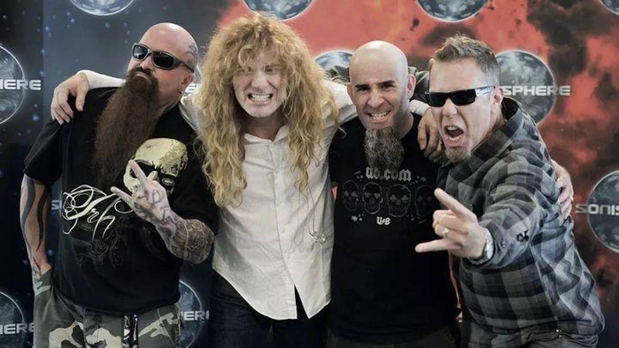 <b>MEGADETH</b>Es un grupo musical estadounidense formado en Los Ángeles, California. Fue creada en 1983 por Dave Mustaine, después de que fuera expulsado de Metallica, donde ocupaba el puesto de guitarrista principal. El grupo se disolvió en 2002 después de que Mustaine sufriese una grave lesión en los nervios de su brazo izquierdo como consecuencia de dormirse sobre él, pero tras una intensa terapia física, el guitarrista reunió al grupo musical en 2004. En todo este tiempo, el grupo ha lanzado dieciséis álbumes de estudio, tres EP y dos álbumes en vivo.