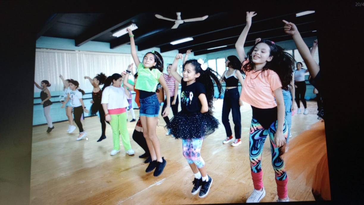 Al preguntarle cómo es la relación con sus compañeritos respondió: “Súper bien, ellos me hacen reír me aceptaron tal y como soy, nunca me han juzgado”.