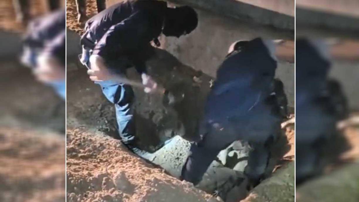 Una vez desenterrados y revisados se contabilizaron 58 paquetes rectangulares conteniendo en su interior clorihidrato de cocaína.