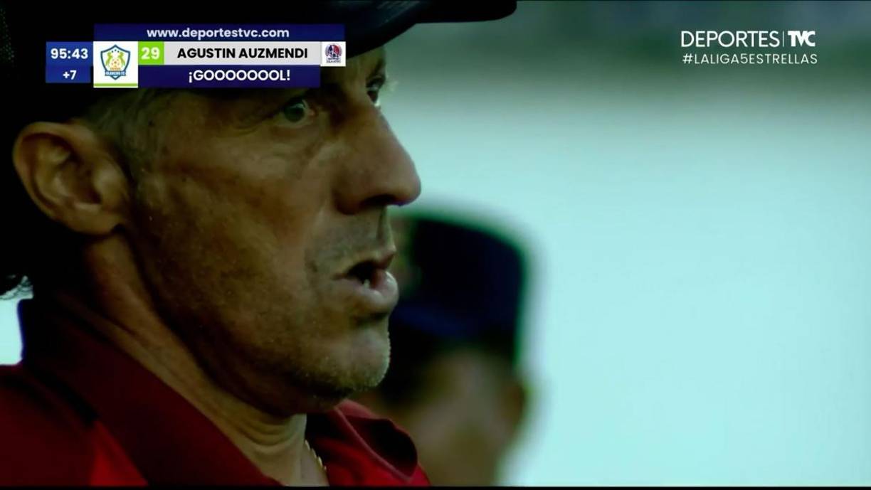 Esta fue la carita que le quedó a Pedro Troglio tras el gol de Agustín Auzmendi. No lo podía creer el entrenador del Olimpia.