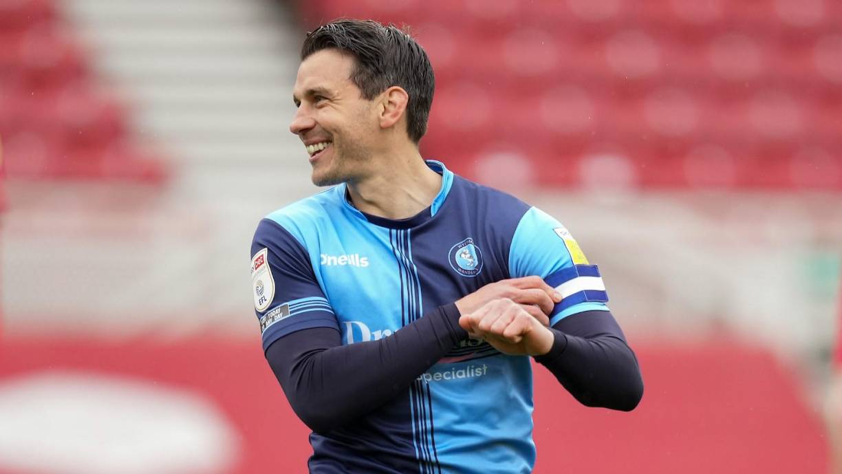 El incidente también afectó a su sistema vestibular y le genera un gran nerviosismo cuando las pelotas vuelan en los entrenamientos: “Me pongo muy inseguro. Salí de la escuela en julio de 2000 y durante 21 años y medio he estado en los campos de entrenamiento cinco días a la semana y nunca he pensado en ello, mientras que ahora, cada vez que hay balones alrededor, me pongo en guardia, lo cual es un problema continuo que espero que remita”.