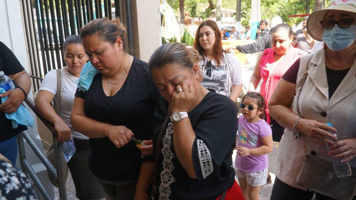 Yeni Pineda, esposa del ganadero y madre de Jhazer, dijo que su esposo y su hijo andaban con sus chalecos reflectivos puestos, de los cuales siempre hacían uso como señal de precaución para que los motoristas bajaran la velocidad cuando trasladaban el ganado de un potrero a otro.