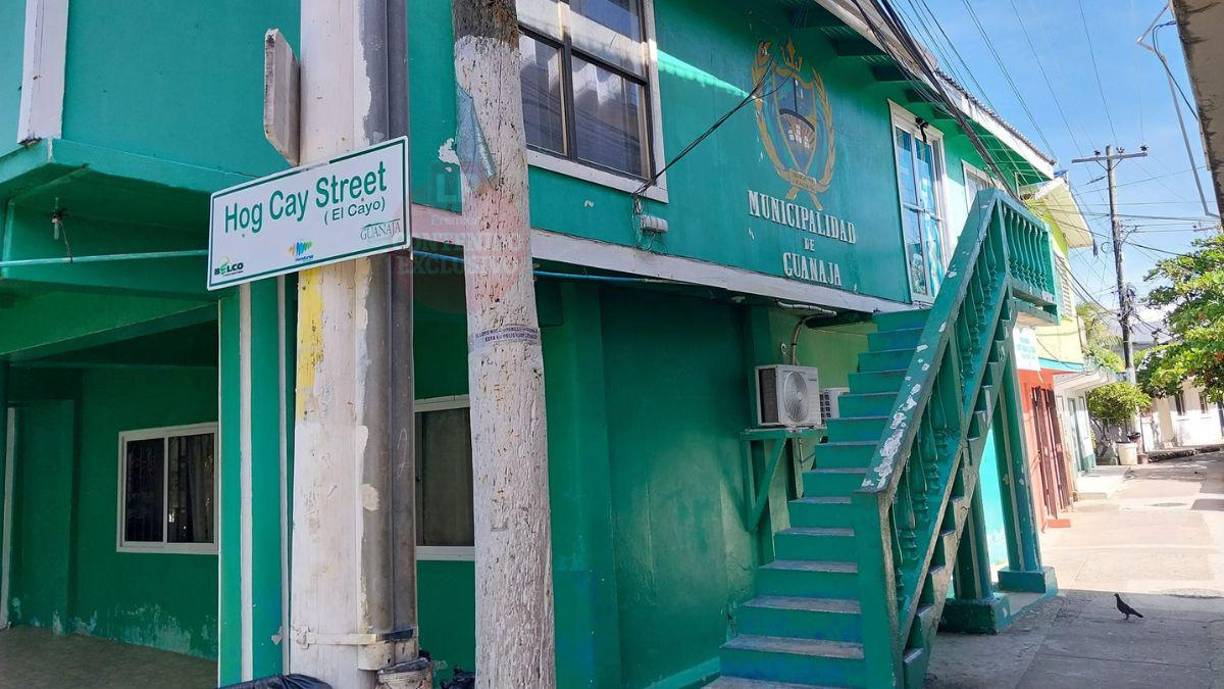 Ante la nueva amenaza, las autoridades de la Municipalidad de Guanaja emitieron un aviso de alerta de huracán que dice así: “¡Atención a toda la población! El CODEM de la isla ha activado la alerta ante la inminente llegada del mal tiempo”. 