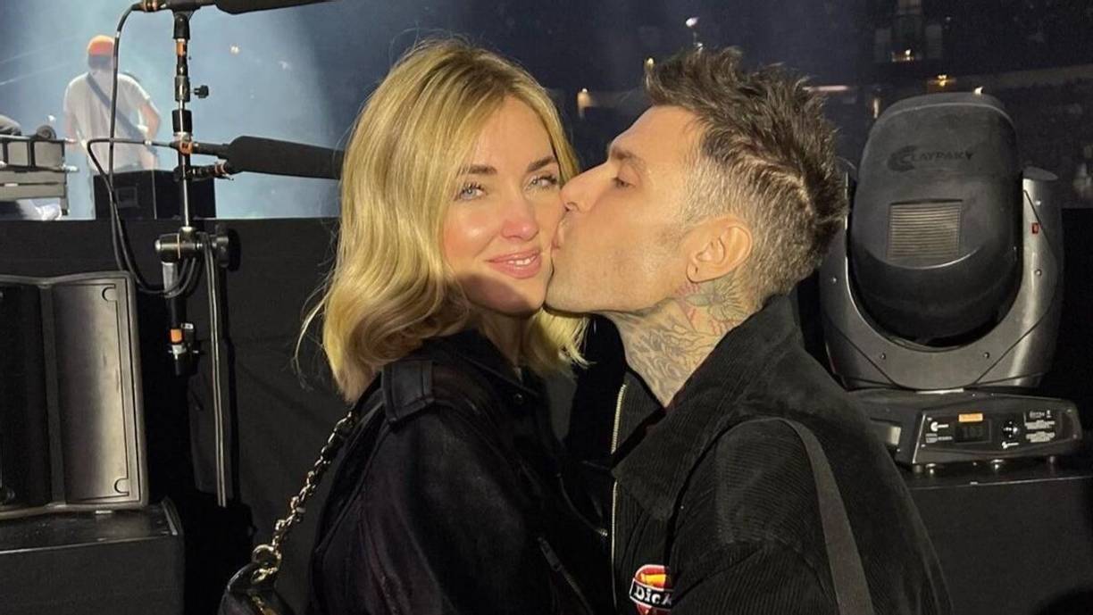 Chiara Ferragni dijo, además, que Fedez llamó a su amante Angelica Montini el día de su boda para decirle que estaba dispuesto a cancelar todo e irse con ella. Sin embargo, el artista finalmente decidió seguir adelante con su boda con Chiara. 