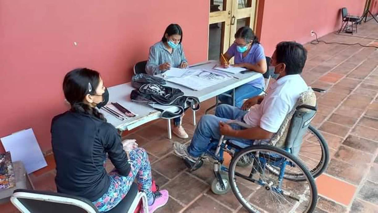 La escuela municipal de Dibujo y Pintura de Comayagua cuenta con espacios de dibujo, música, marimba.