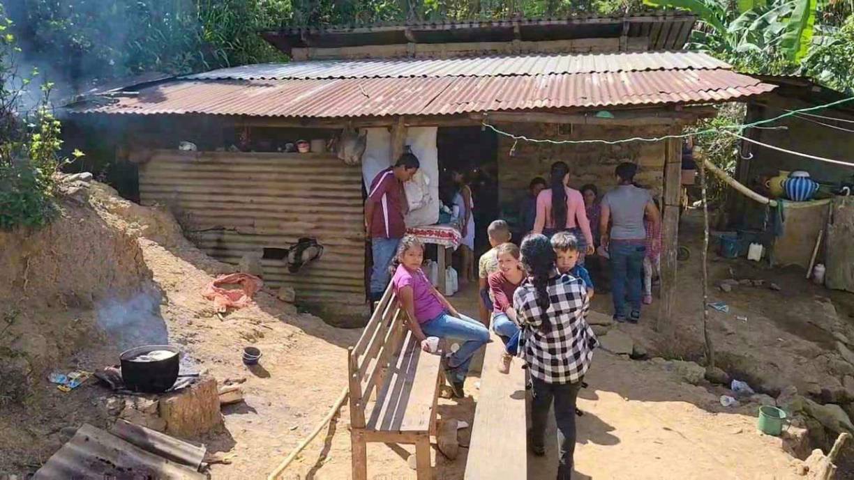 Los cuerpos de Ángel Alfredo Torres Sifontes (de 9) y Dariet Magdiel Arriaga Pacheco (7) fueron velados en su casa de habitación en la comunidad de La Cuchilla; Silvia Rivas sería la responsable.