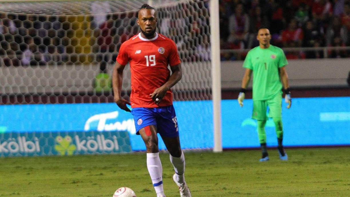 Kendall Waston – Costa Rica se subió al cuarto puesto gracias a su victoria por 1-0 acabando con el invicto de Canadá, y fue necesario otro gran esfuerzo del gigante defensa en la línea de fondo de Costa Rica, con dos recuperaciones de balón y varios duelos aéreos ganados, además de completar el 100 por ciento de sus pases.