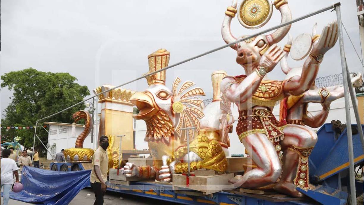 Locales de comida, bebidas y de venta de dulces serán parte de la actividad para que los turistas puedan degustar de platillos típicos de la ciudad. Los emprendedores y artesanos también contarán con sus negocios para quienes deseen adquiere algún recuerdo de su viaje. 