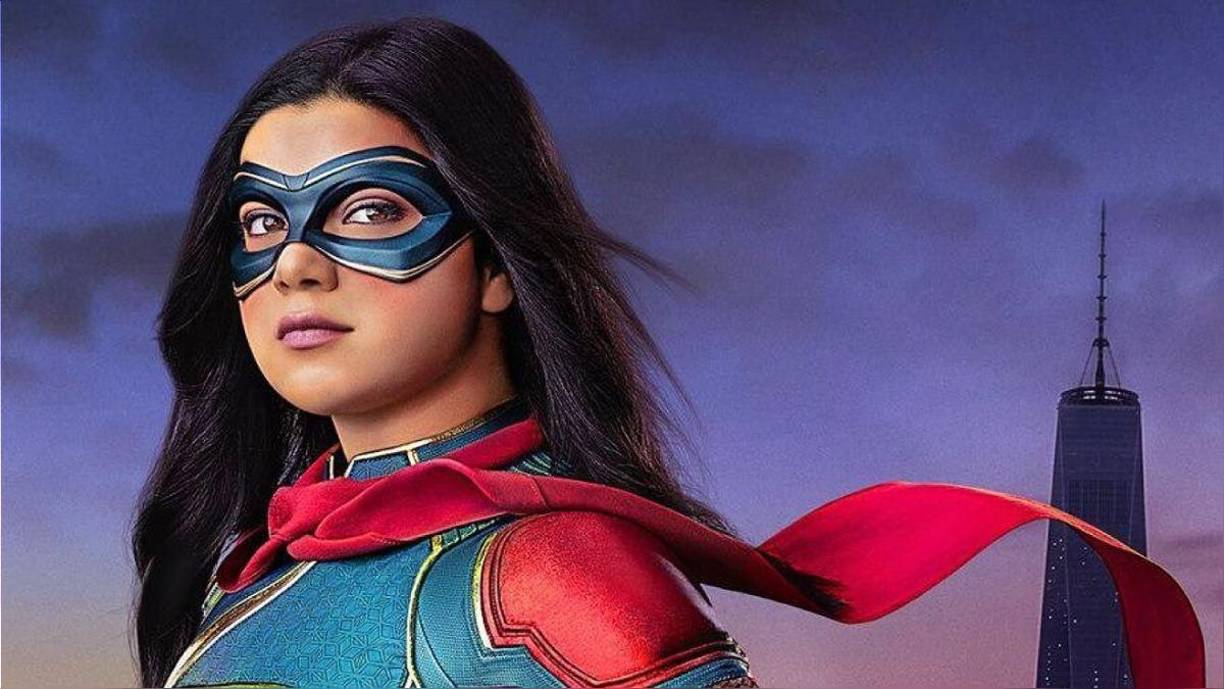 La otra serie es Ms. Marvel, en donde se presenta a Kamala Khan, una adolescente fanática del UCM y de Carol Danvers, quien en una especie de Comic Con en New Jersey, esta joven usó los poderes del brazalete de su abuela Sana Ali, los cuales fueron generados por aquel elemento que ella tomó como parte de su cosplay. La chica conoce todo su pasado y lo que conlleva portar ese brazalate. Ella acepta su destino como superheroína y así nace su alias de Ms. Marvel. Al final de la serie, Carol Danvers aparece como parte de la escena poscréditos, cuando se intercambia de lugar con Kamala, algo que será explicado en The Marvels.