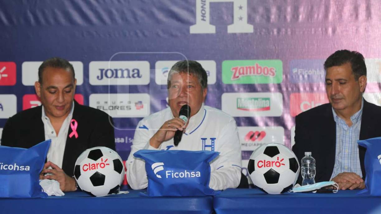 El “Bolillo” Gómez tiene en su cuerpo técnico de asistentes a Edgar Carvajal conocido como el “Panzer”. Además, se conoció que la Fenafuth pretende que un entrenador hondureño sea asistente del colombiano en la H.
