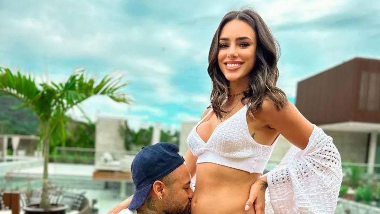 Los dos están muy contentos por la nueva criatura que se vendrá en este año, pero actualmente la pareja ha estado rodeada durante estos años de rumores sobre alguna supuesta infidelidad.