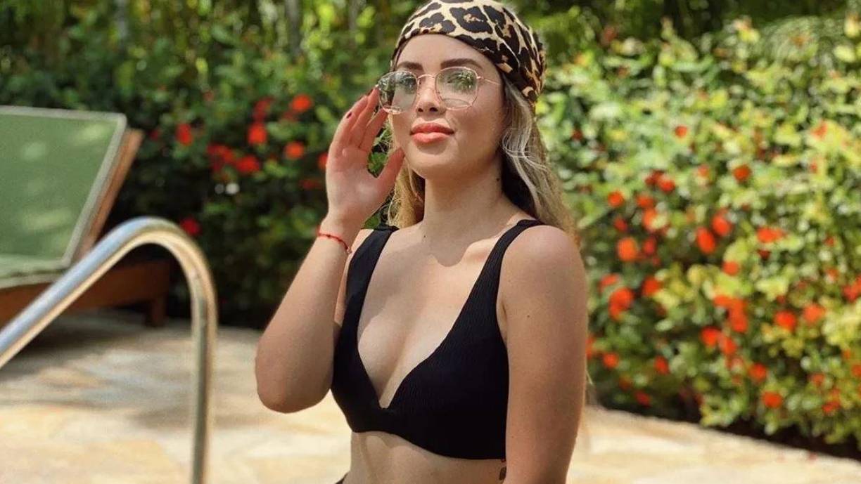 Meses después de su ruptura con María, Nodal comenzó a salir con Belinda.