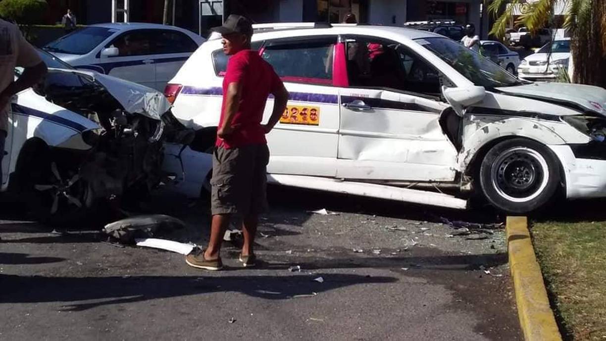 Los taxistas al igual que los motociclistas son los que más participan en accidentes viales. Durante 2022, en Atlántida, se registraron 87 fallecidos por accidentes de tránsito y 309 lesionados. En Colón 65 víctimas mortales y 39 lesionados, mientras que Islas de la Bahía reportó 17 muertos y 67 heridos. 