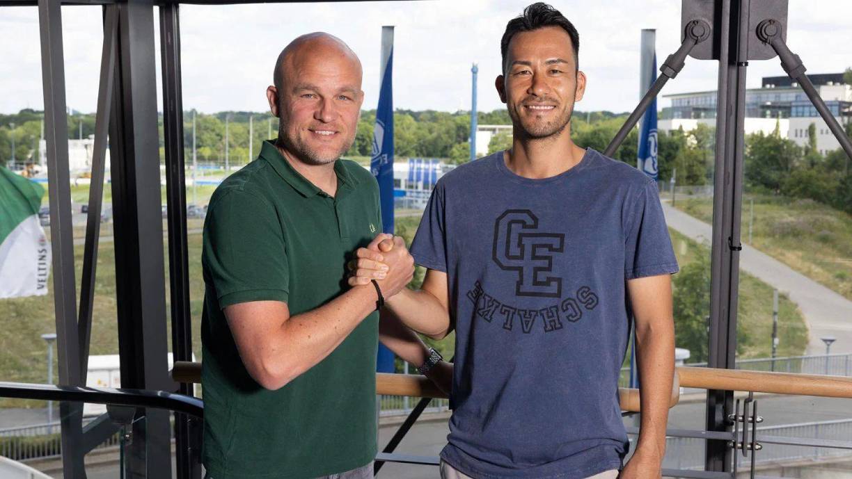 El Schalke 04 ha fichado al central japonés Maya Yoshida. Firma por una temporada y llega procedente de la Sampdoria.