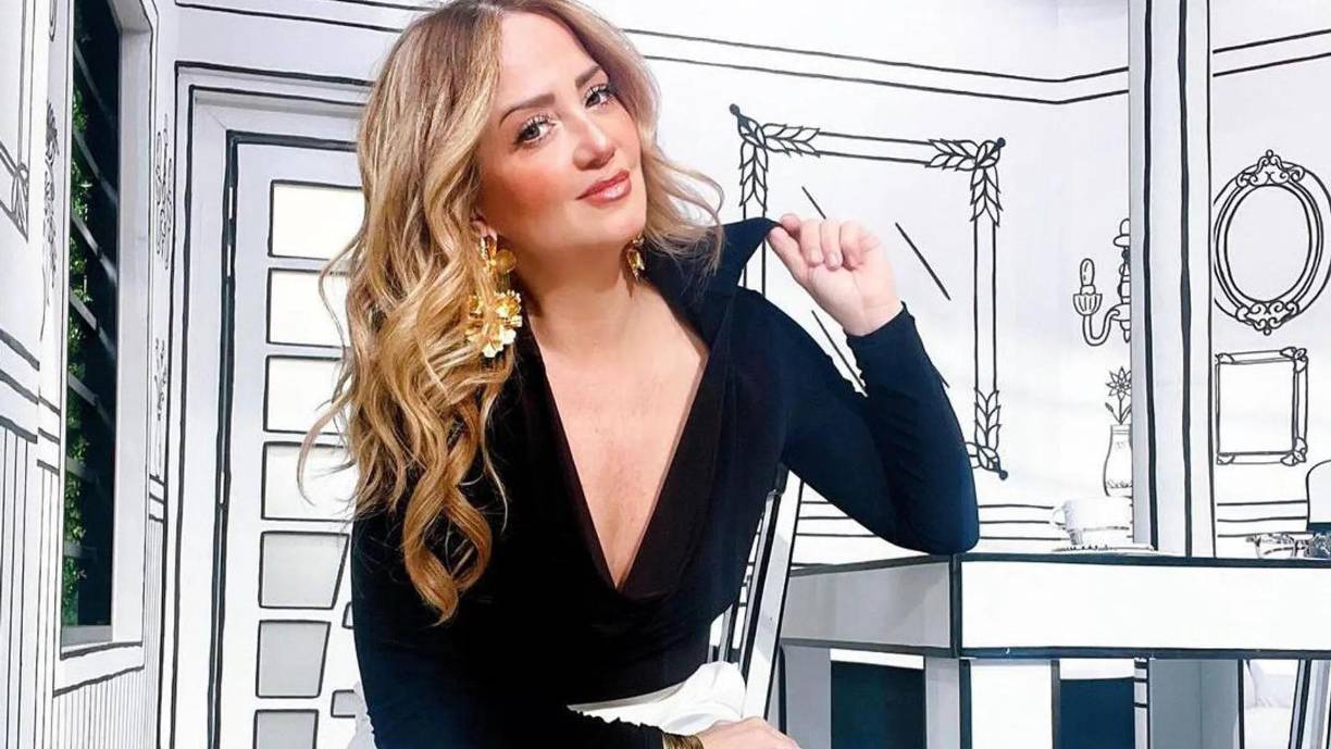 Andrea Legarreta, conductora del programa “Hoy” y amiga de Arath de la Torre también opinó sobre la salida de Adrián Marcelo: “¿Jaque al rey? Jaque a la maldad, a la misoginia, jaque a quien pensó que nos parecería entretenimiento y diversión, que un tipo quisiera sacar a alguien de un juego, con un infarto en una ambulancia...”, comentó en primera instancia y después añadió: “Jaque al tipo que abiertamente decía los peores insultos a las mujeres con las que ‘jugaba’ y pensaba que era chistoso... Jaque, a quien no tiene la empatía y la capacidad para darse cuenta que el mundo está lleno de odio, dolor y sufrimiento, gracias a las acciones de seres llenos de oscuridad.”.