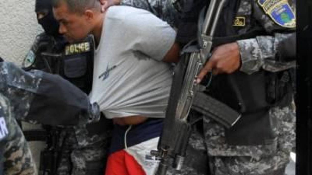 Se le acusó de conspiración para ingresar al menos cinco kilogramos de cocaína a Estados Unidos.